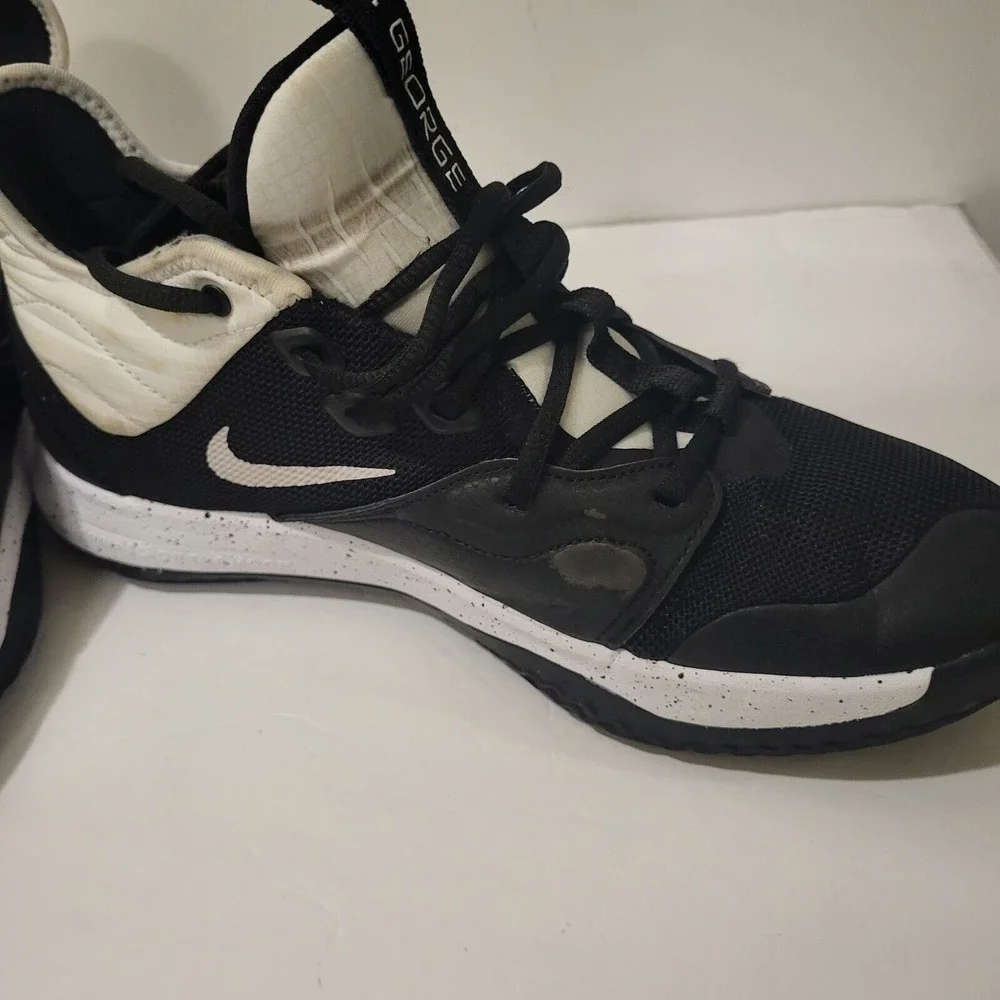 NIKE / PAUL GEORGE'S, PG3TB Black/White Women's 9.5 Sneakers CN9513-001‎
